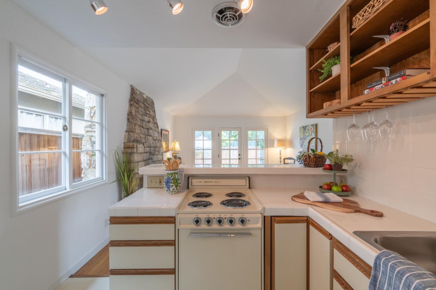 2NE Ocean and Guadalupe AVE