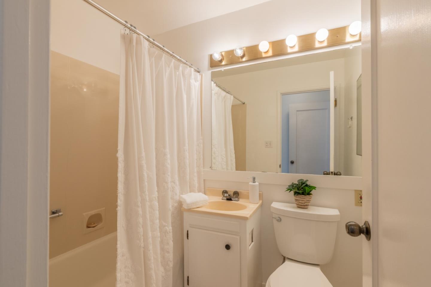 2NE Ocean and Guadalupe AVE