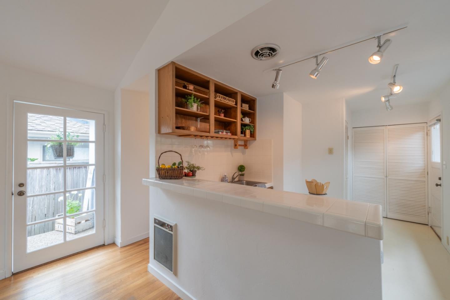 2NE Ocean and Guadalupe AVE