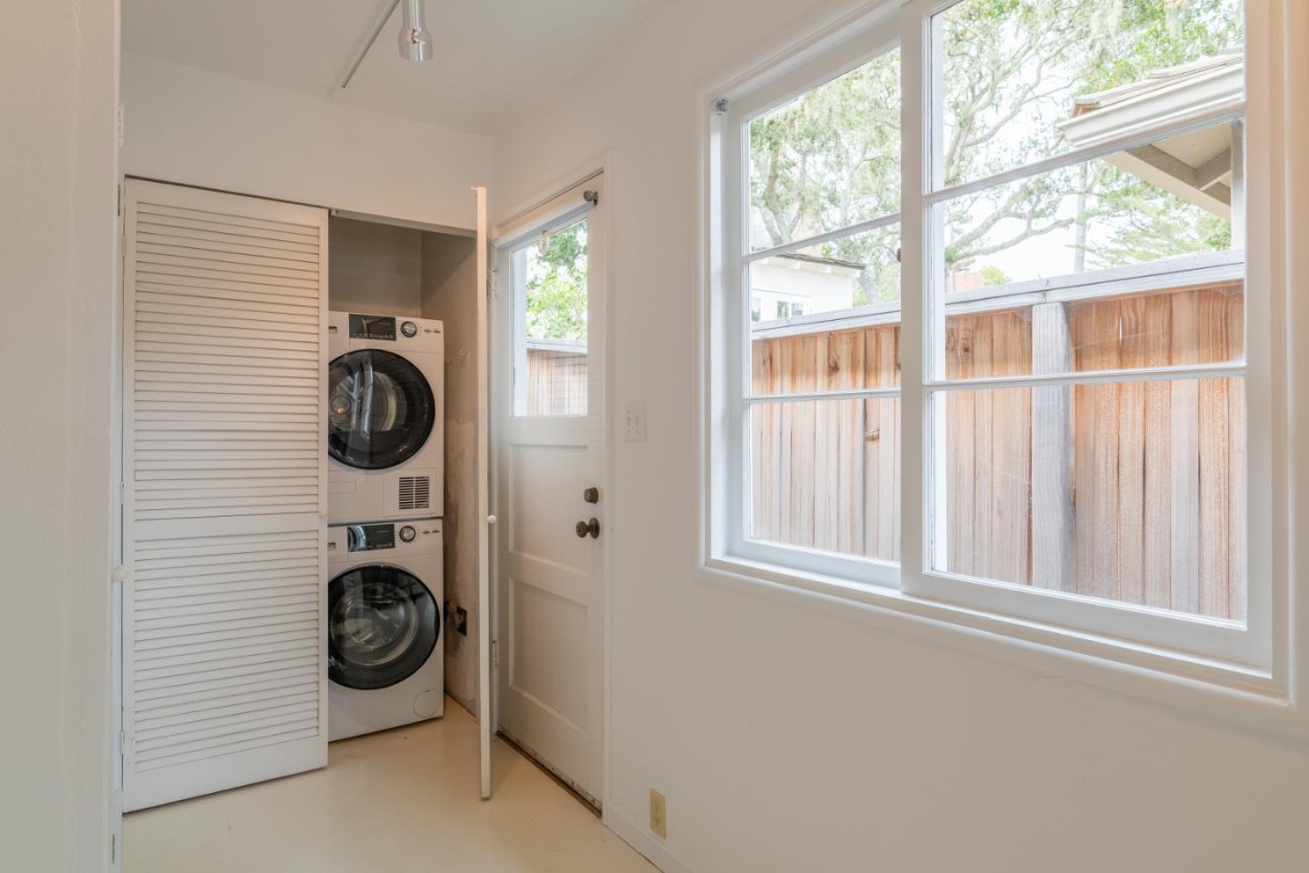 2NE Ocean and Guadalupe AVE