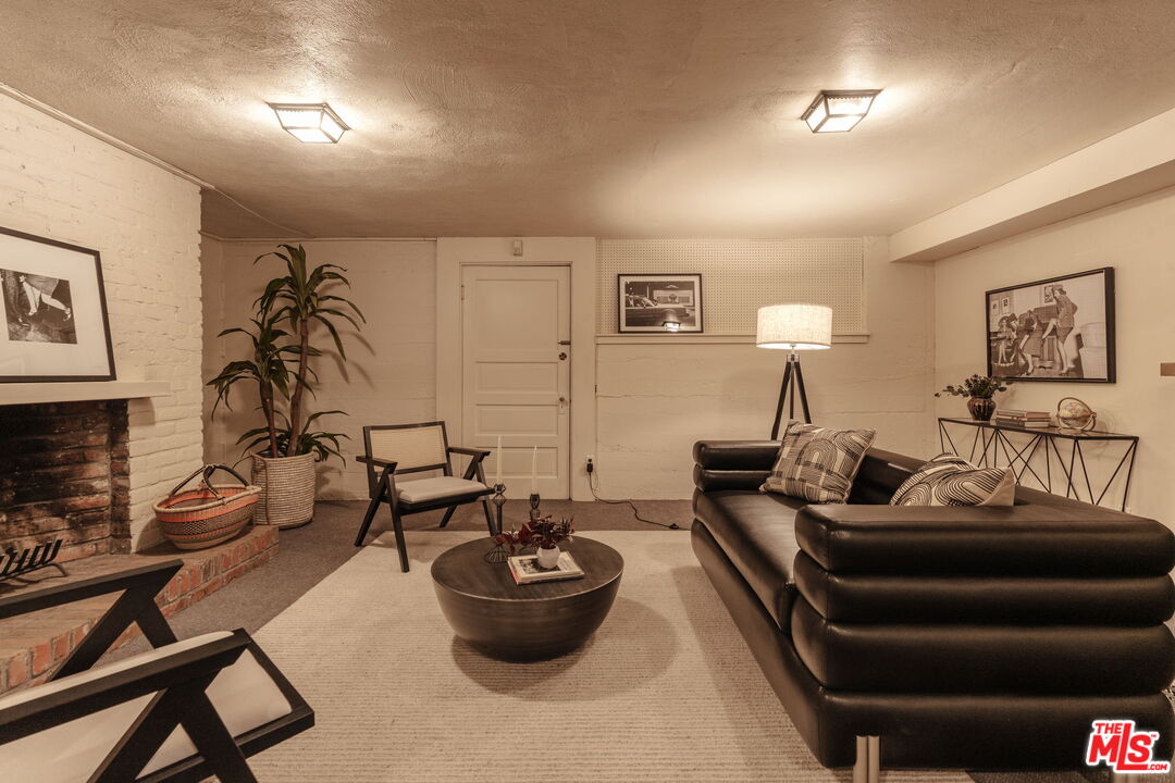 301 E Virginia Ter