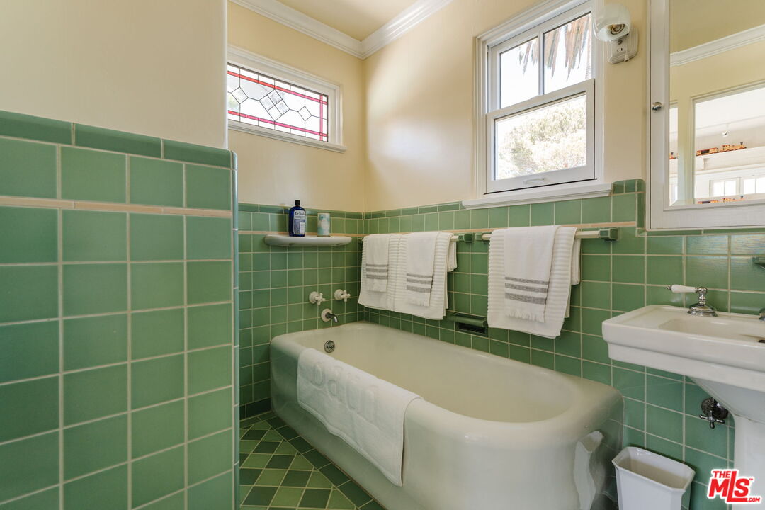 301 E Virginia Ter