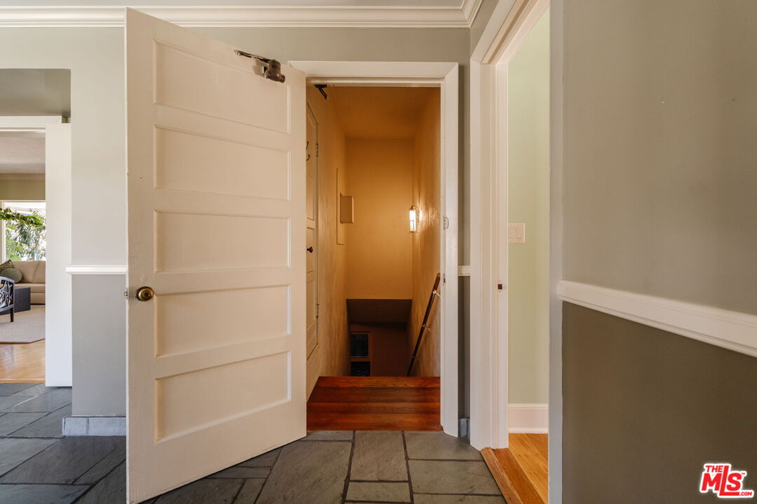 301 E Virginia Ter