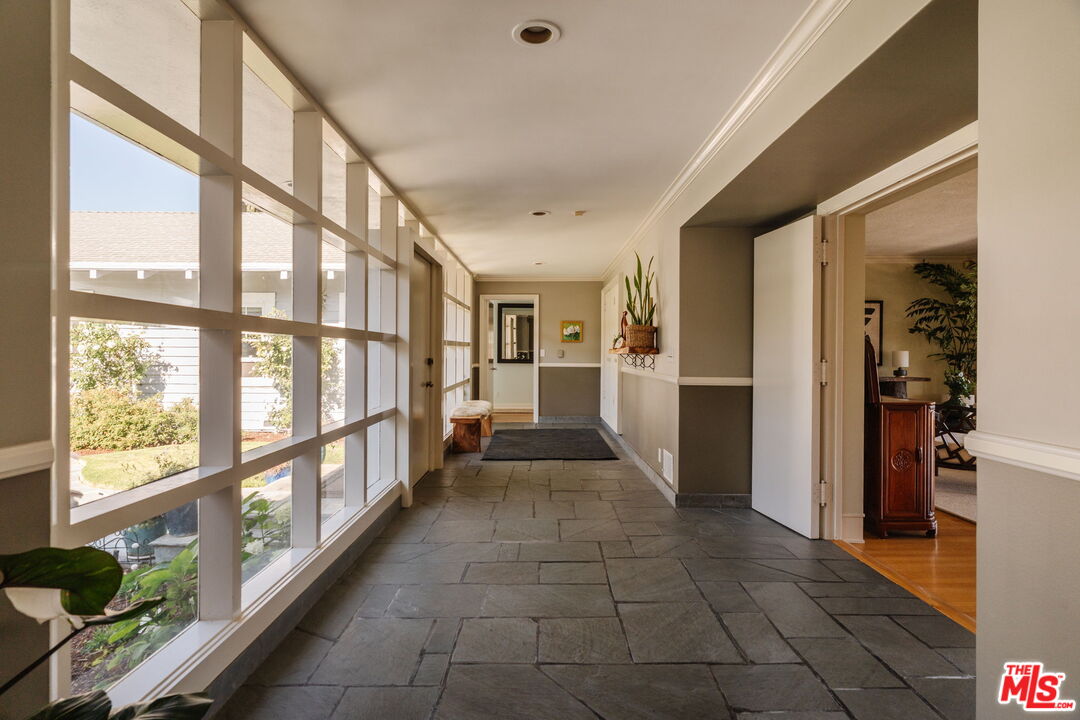 301 E Virginia Ter