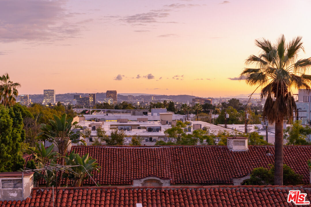 1253 N Sweetzer Ave Unit: 6