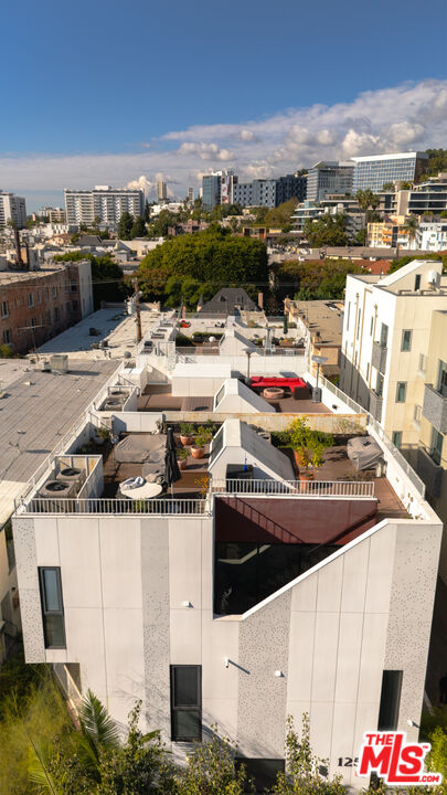 1253 N Sweetzer Ave Unit: 6