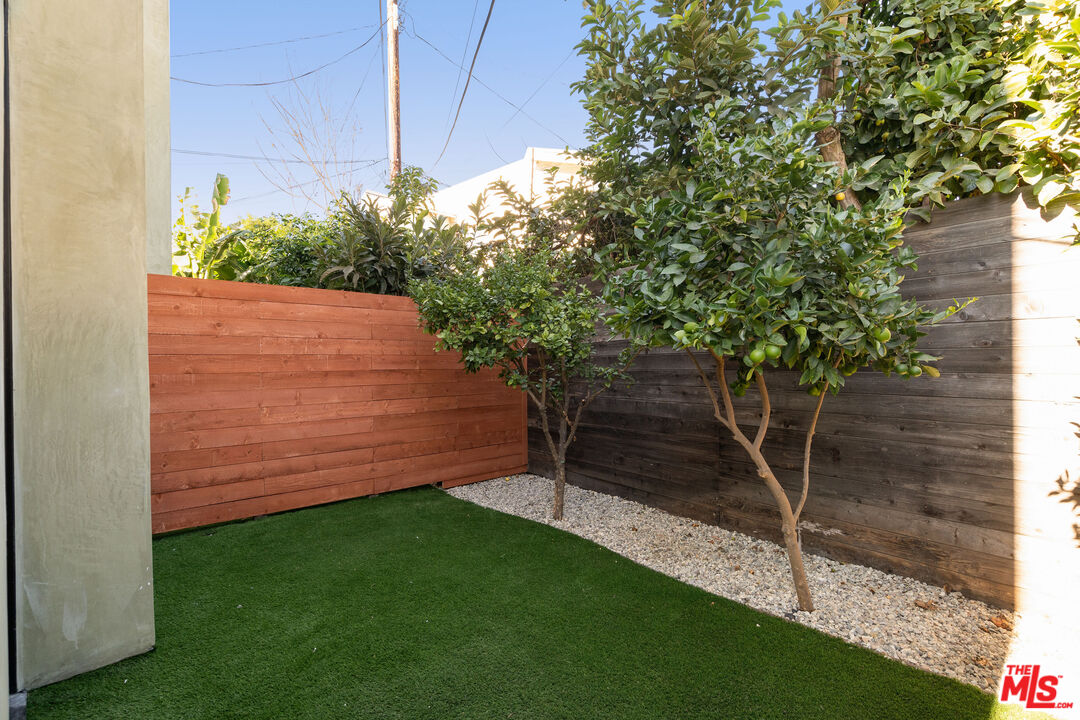 3909 Exposition Blvd Unit: 1/2