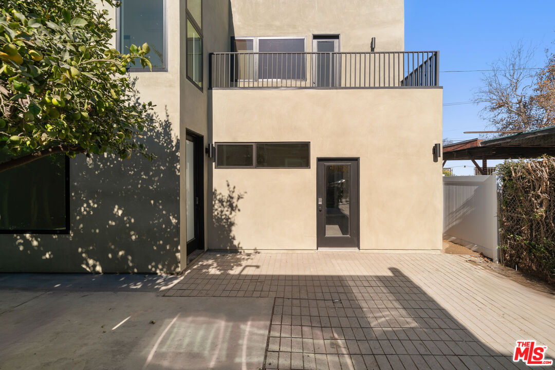 3909 Exposition Blvd Unit: 1/2