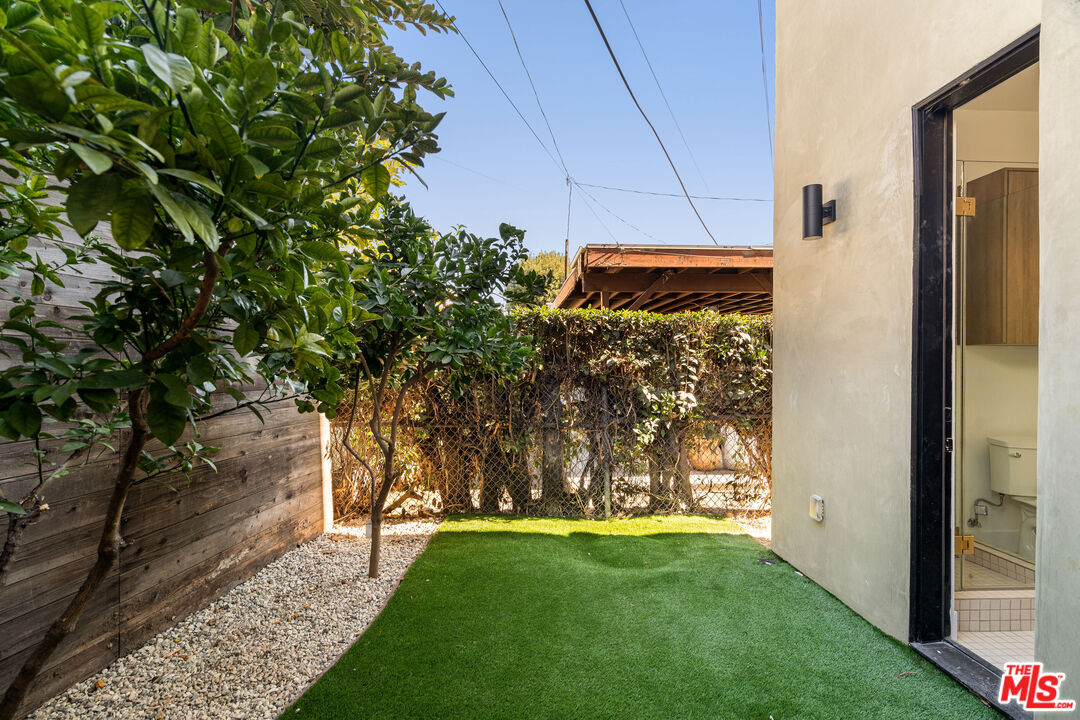 3909 Exposition Blvd Unit: 1/2