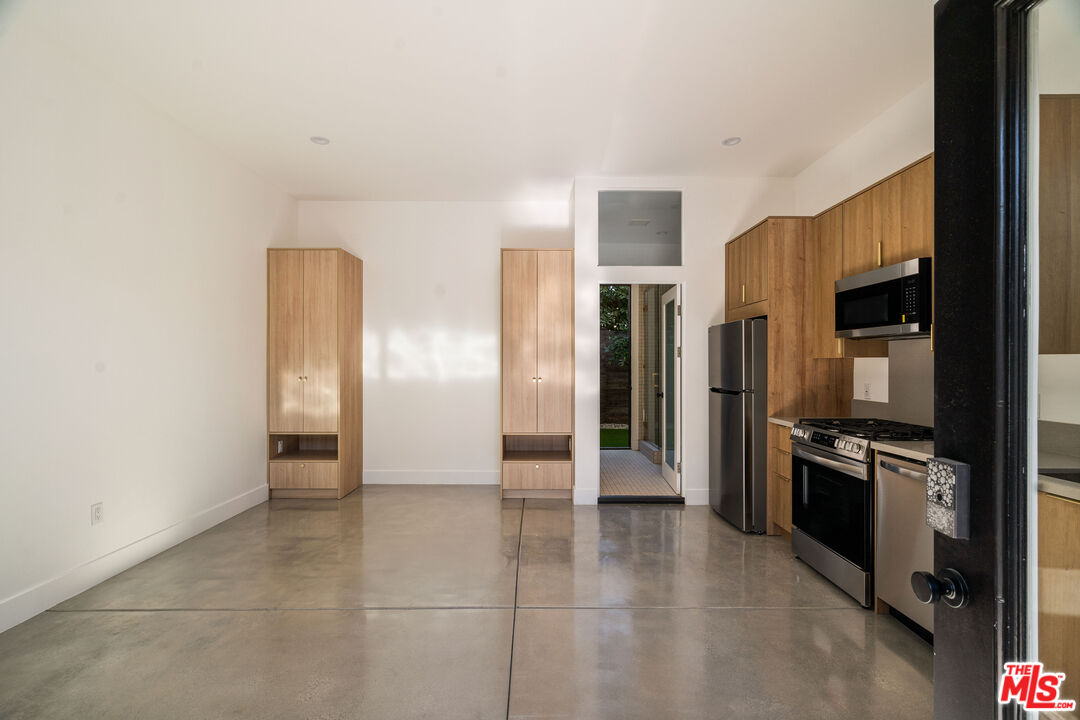 3909 Exposition Blvd Unit: 1/2