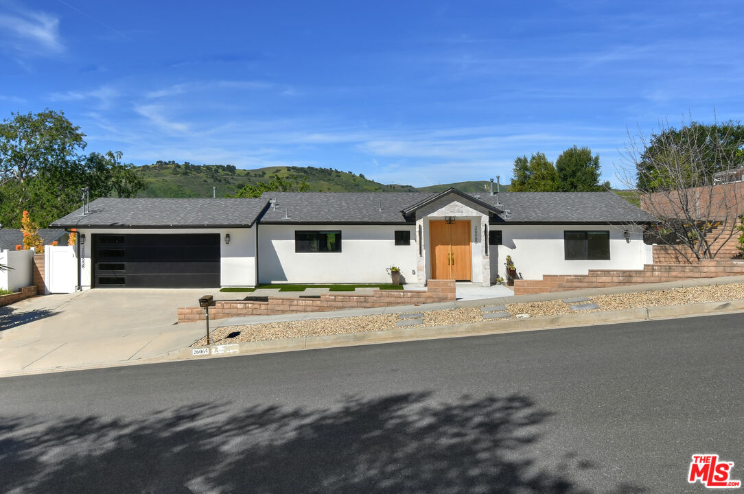 26065 Farmfield Rd