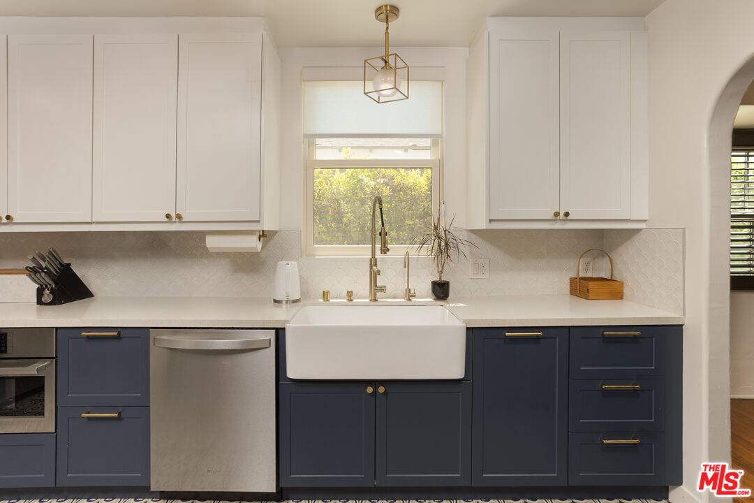 5120 Willowcrest Ave