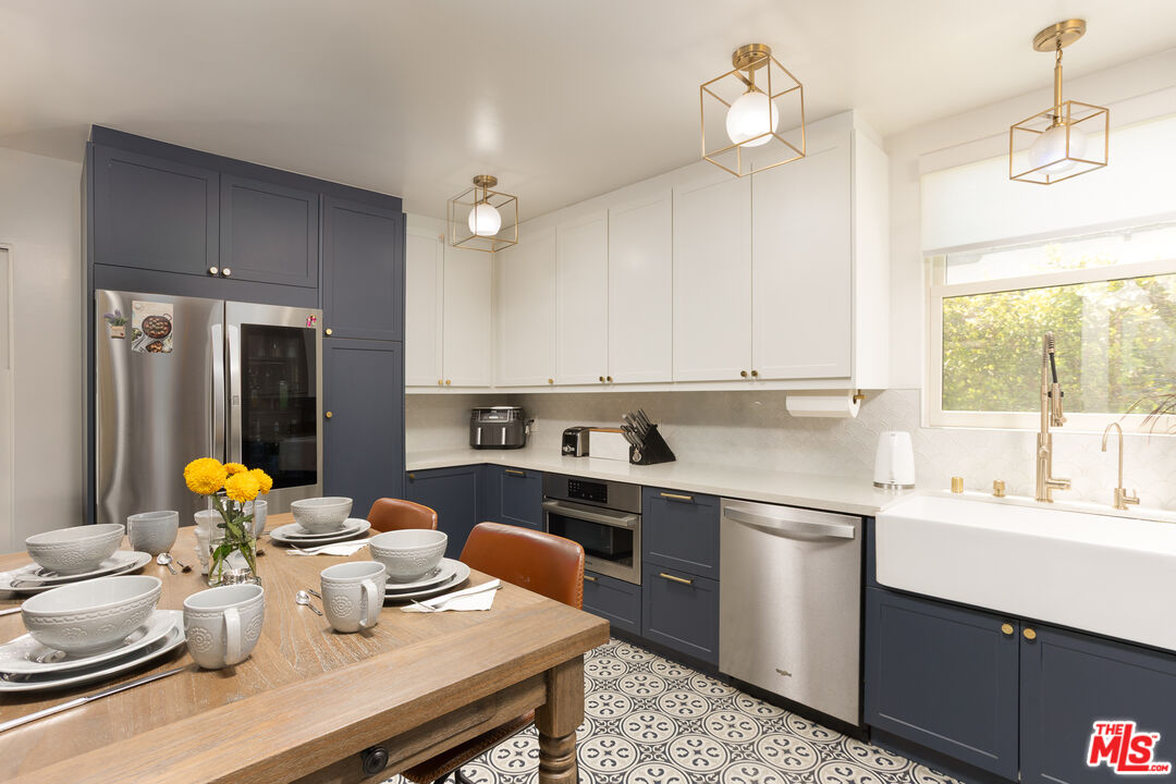 5120 Willowcrest Ave