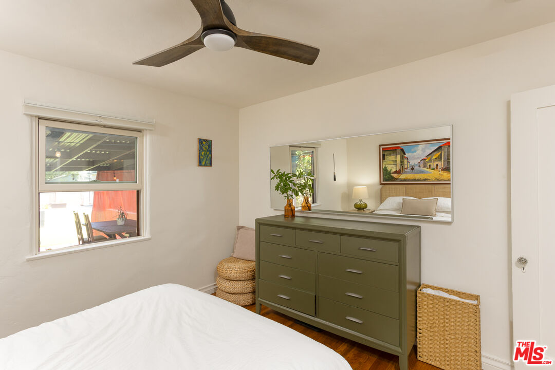 5120 Willowcrest Ave