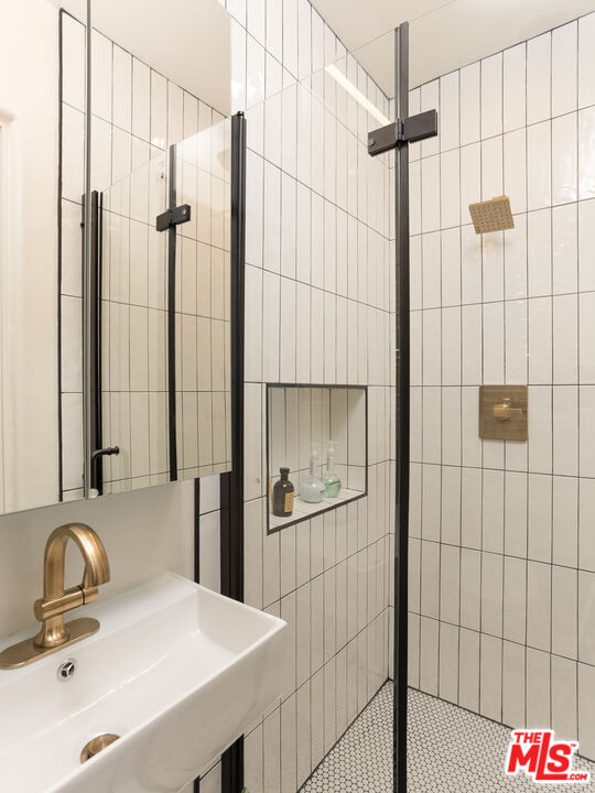 5120 Willowcrest Ave