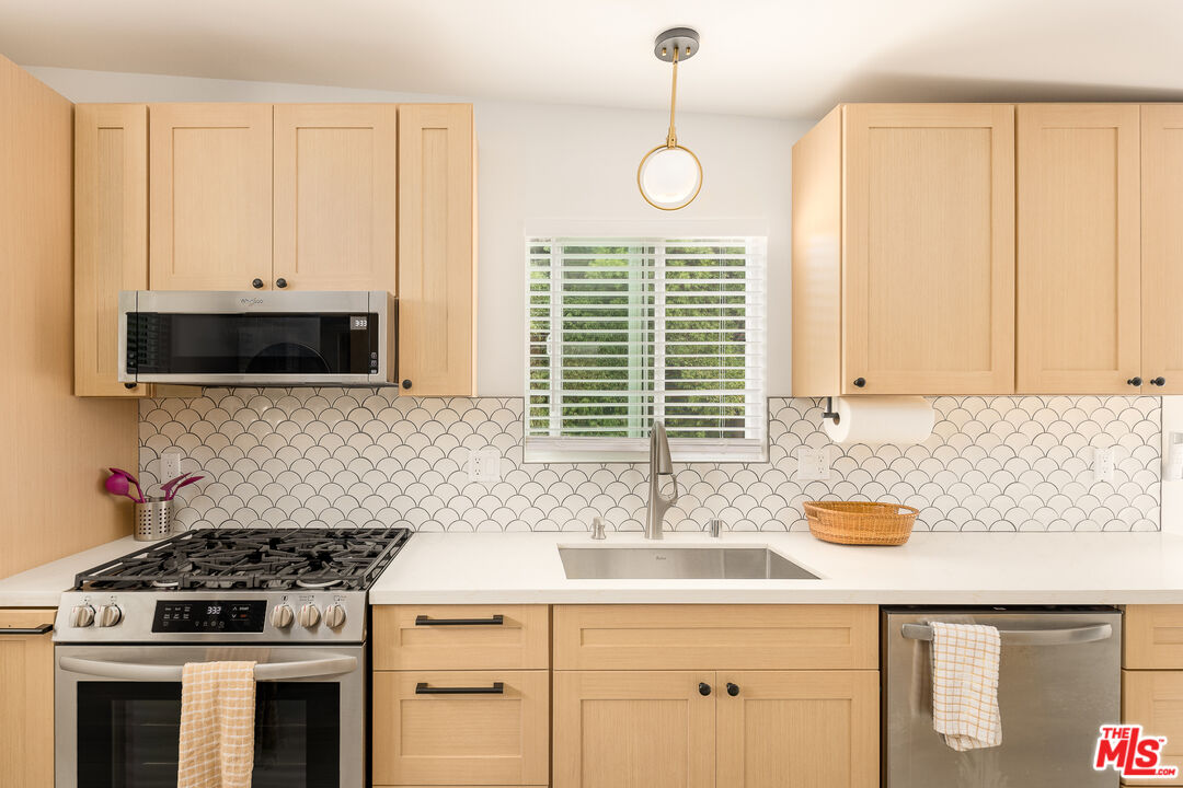 5120 Willowcrest Ave