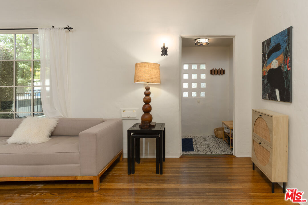 5120 Willowcrest Ave