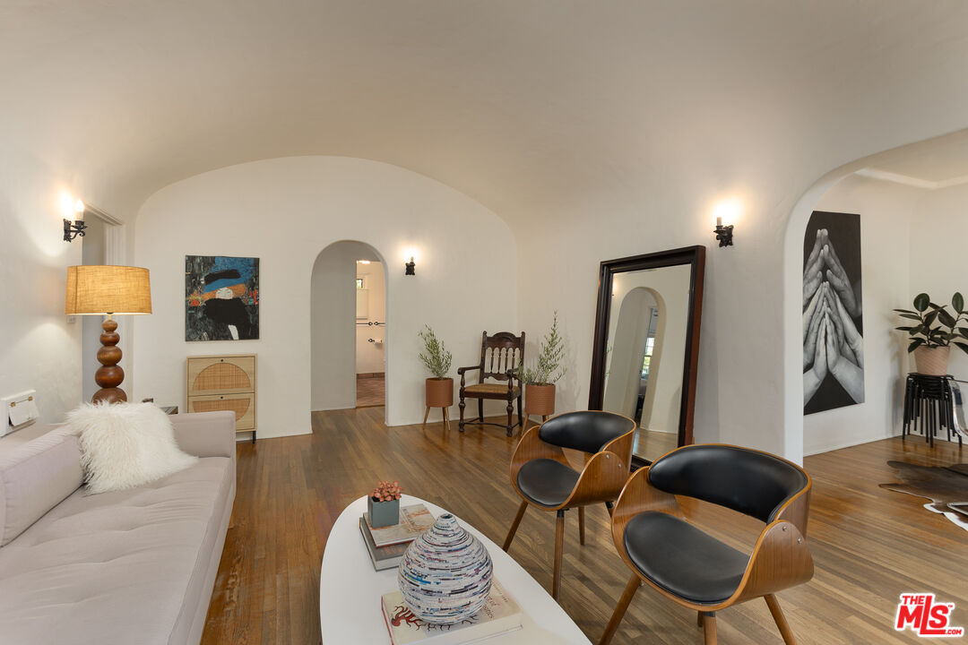 5120 Willowcrest Ave