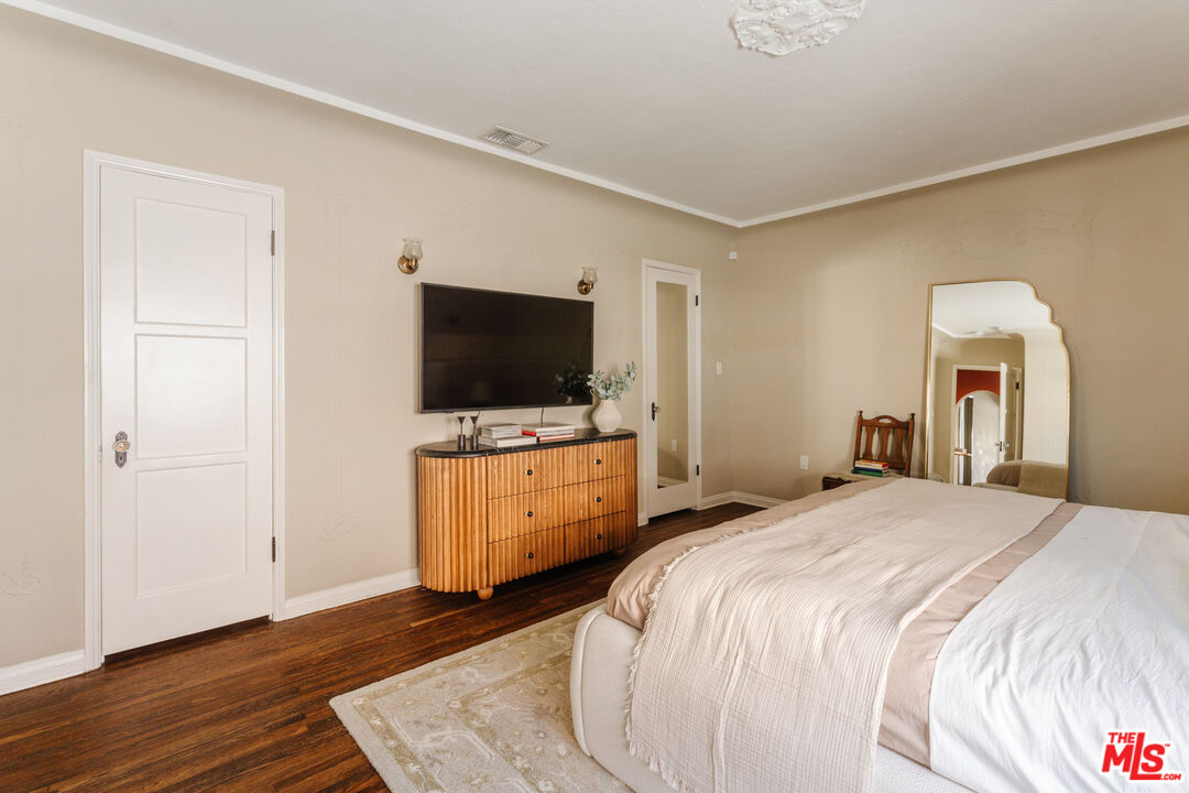 3975 Sutro Ave