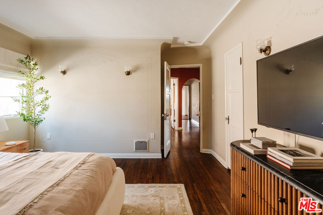 3975 Sutro Ave