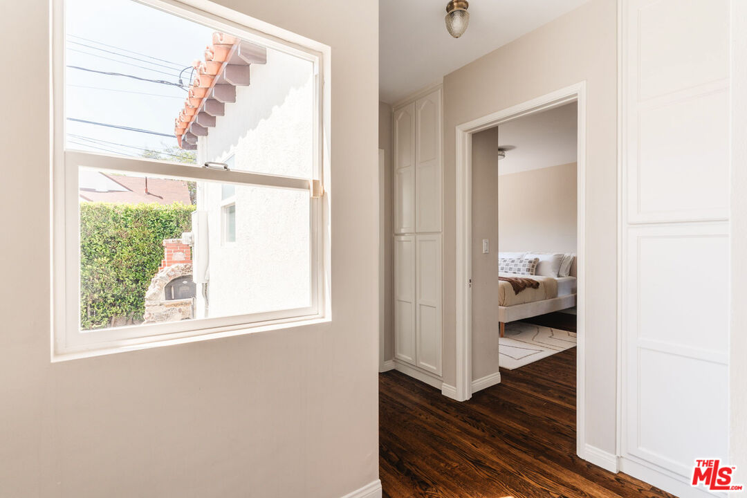 3975 Sutro Ave