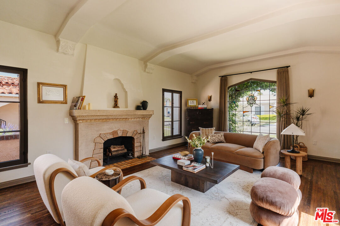 3975 Sutro Ave