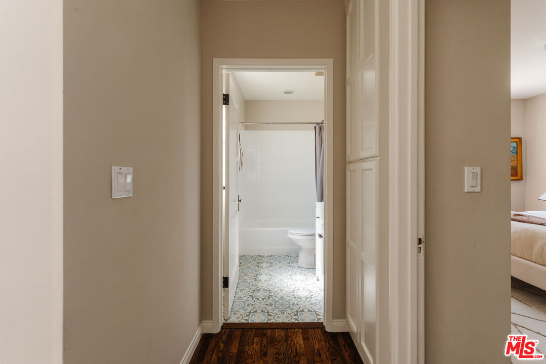 3975 Sutro Ave