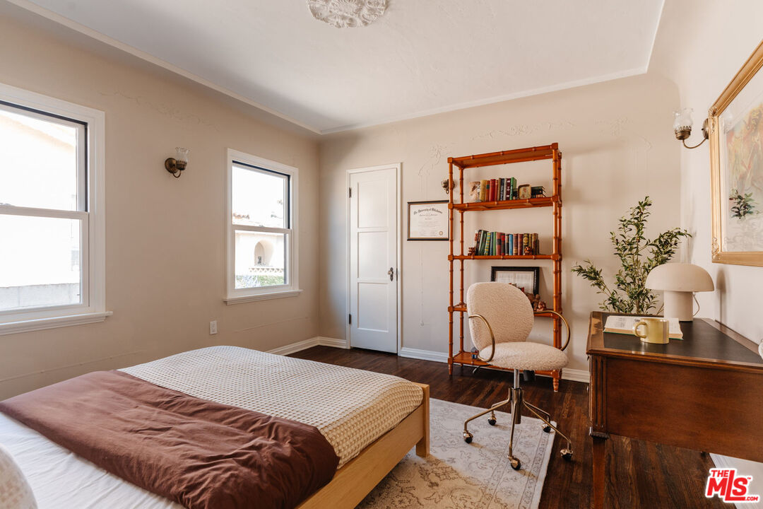 3975 Sutro Ave
