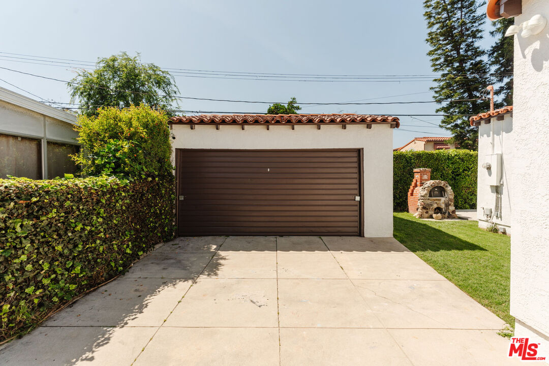 3975 Sutro Ave