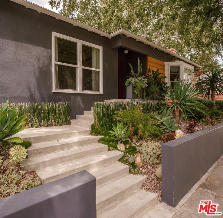 2583 Canyon Dr
