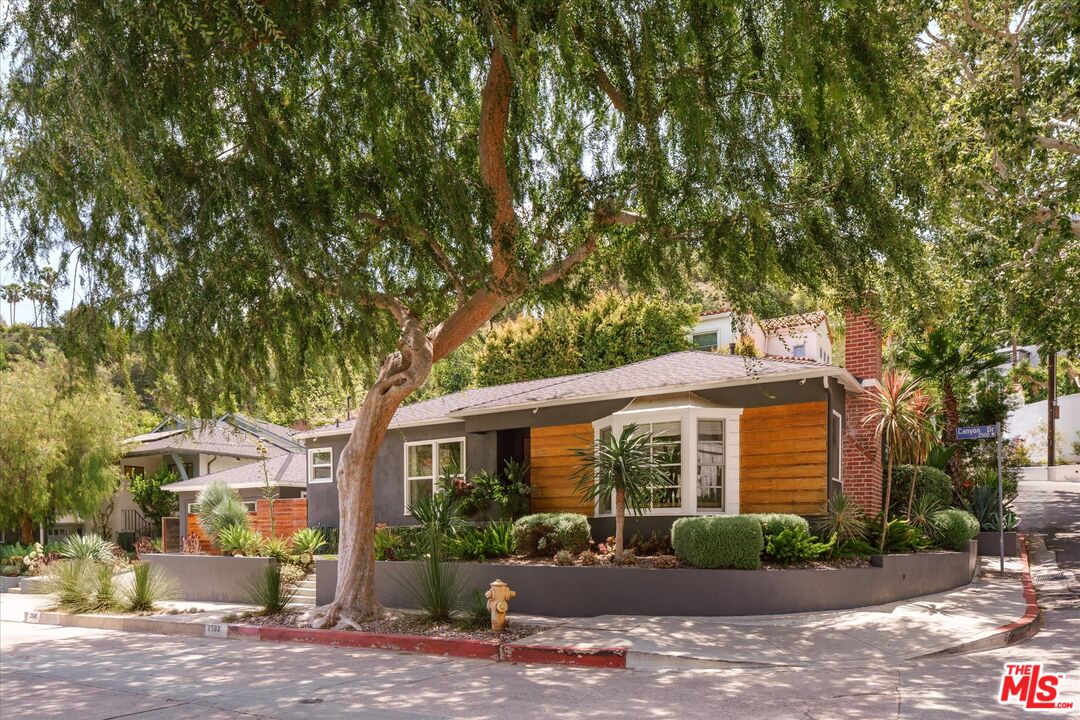 2583 Canyon Dr