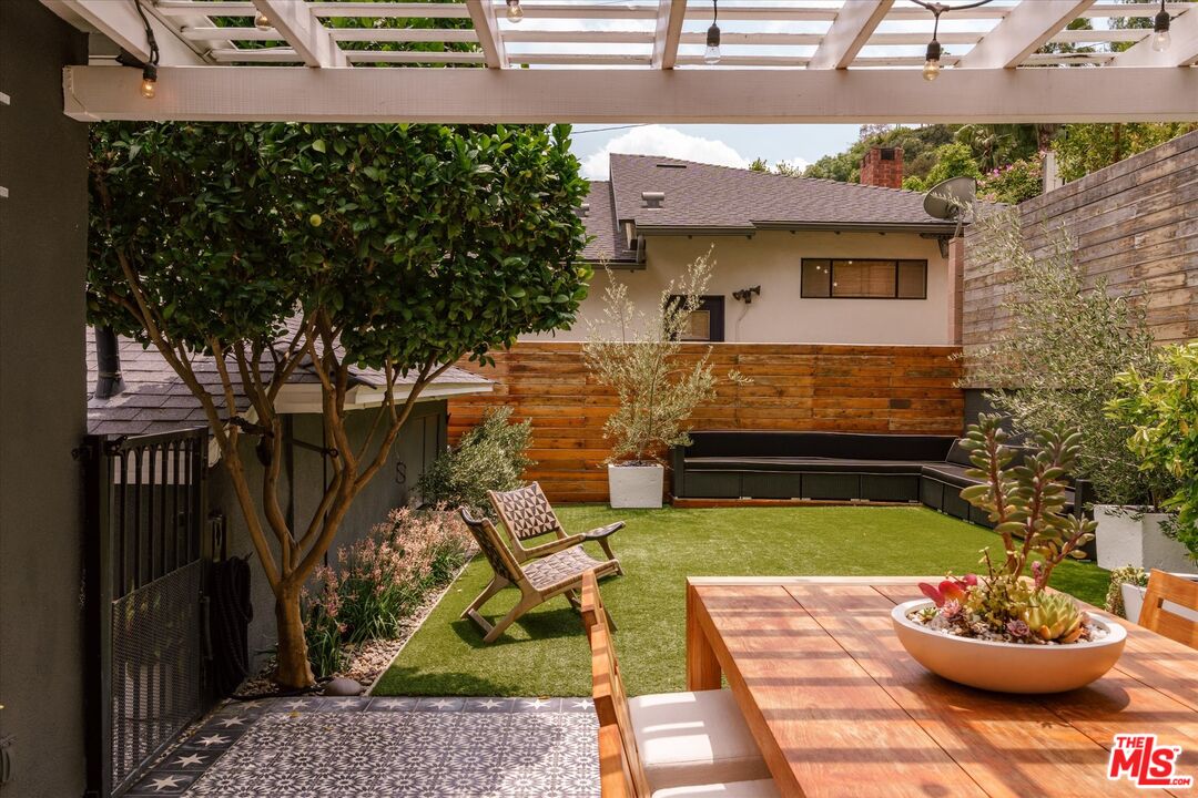 2583 Canyon Dr