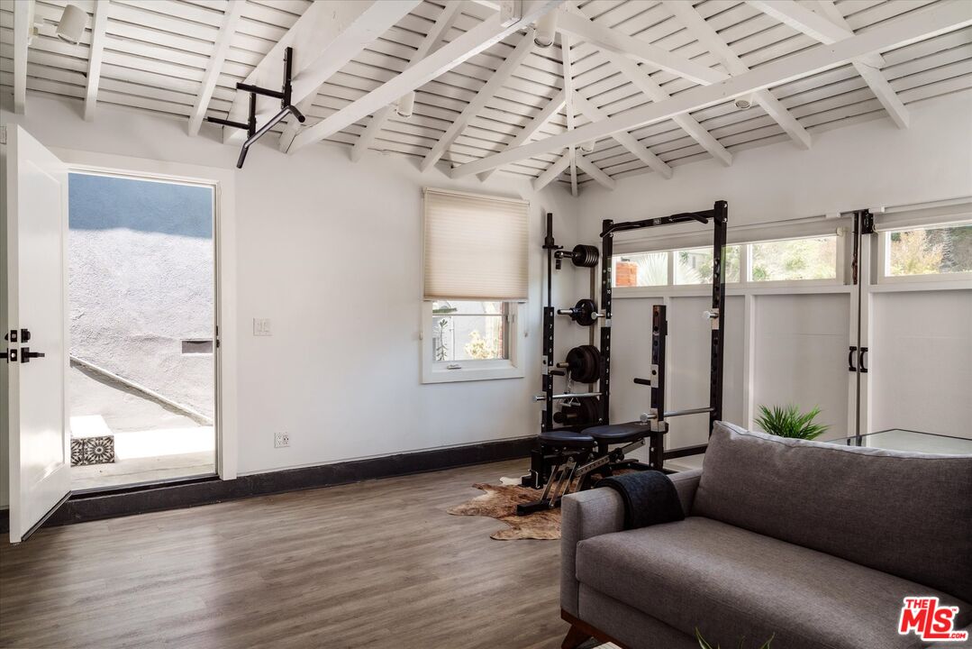 2583 Canyon Dr