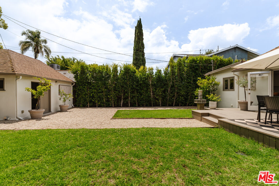 506 N Curson Ave