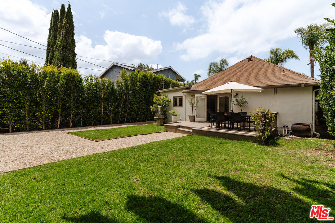 506 N Curson Ave