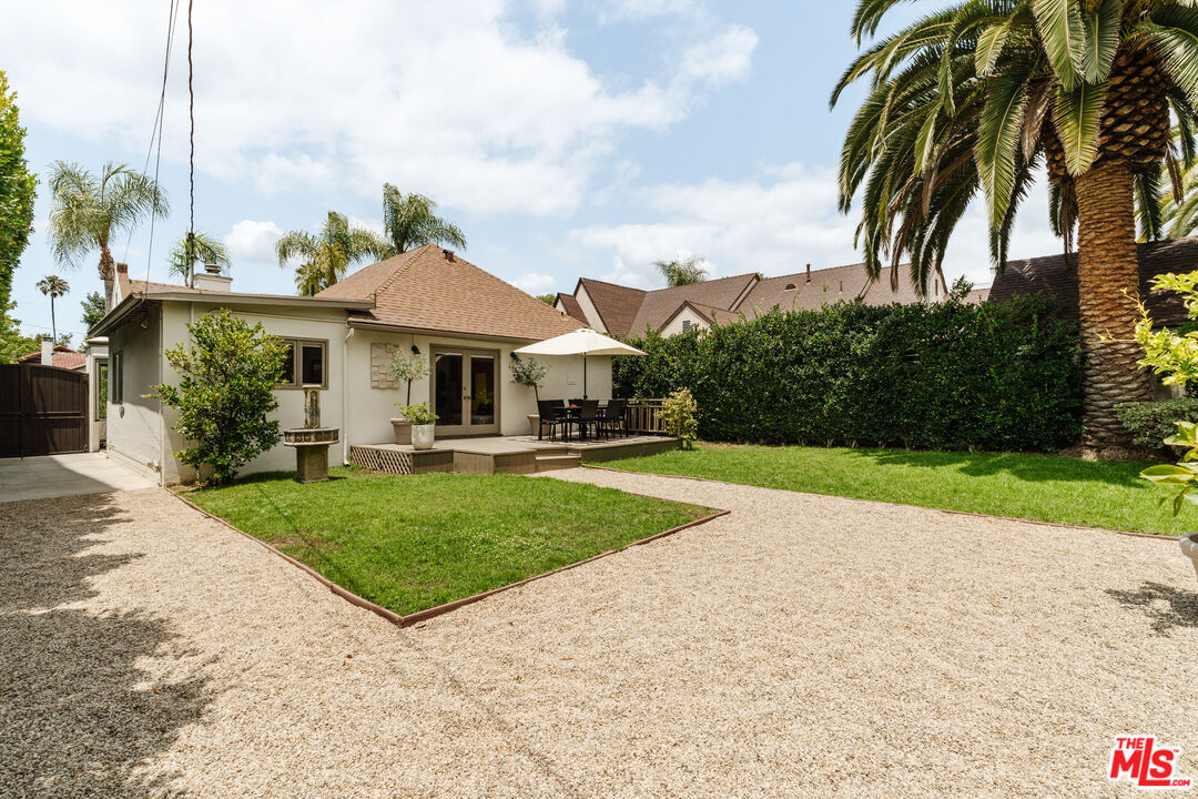 506 N Curson Ave
