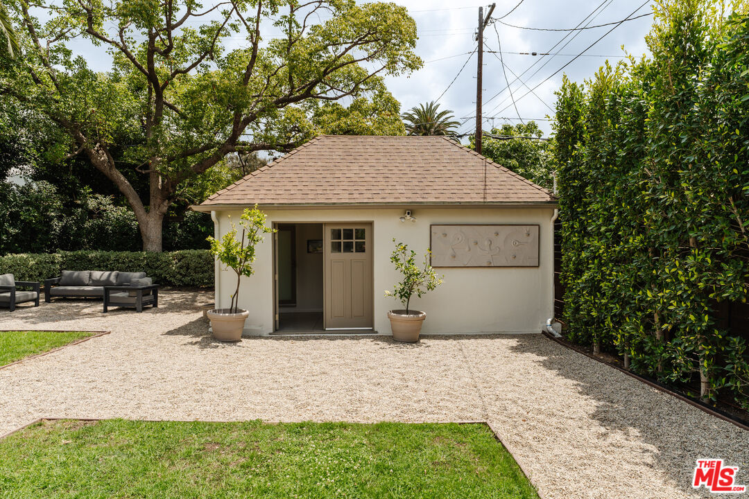 506 N Curson Ave