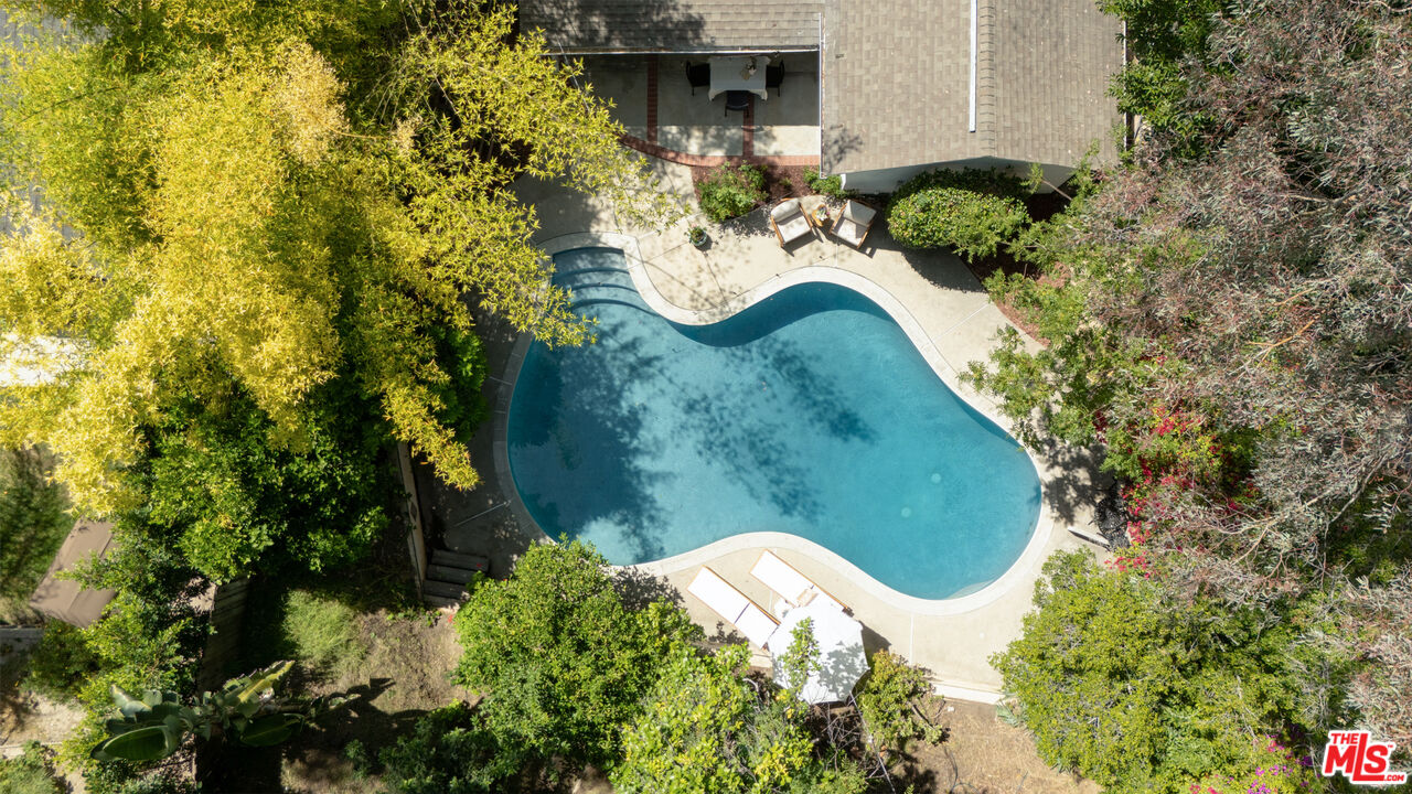 22370 Macfarlane Dr