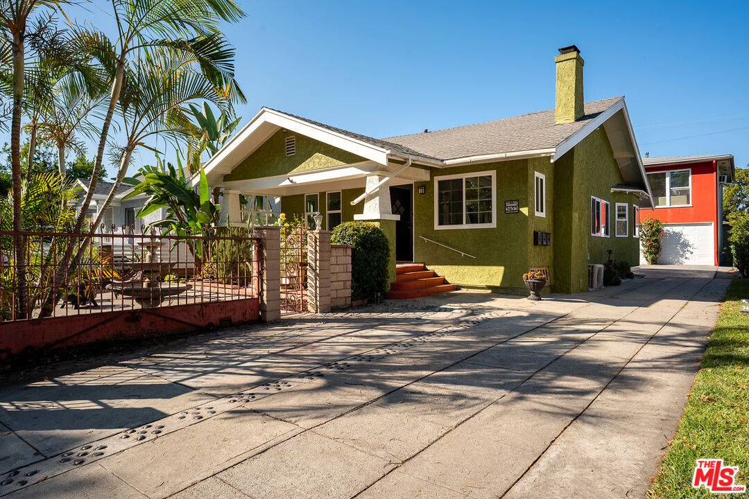3421 Atwater Ave