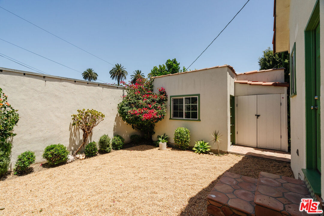 2735 Clyde Ave