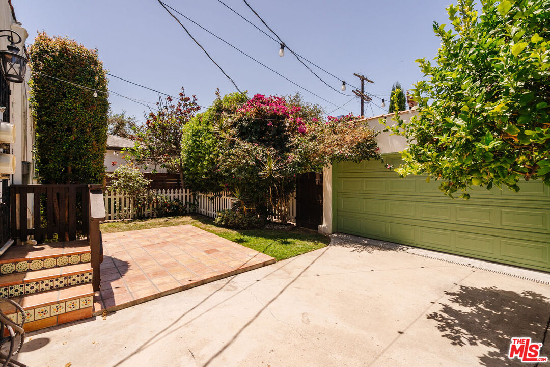 2735 Clyde Ave