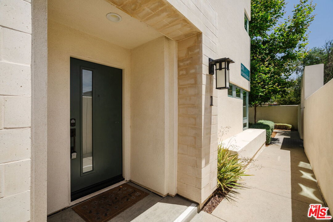 2911 Exposition Pl Unit: 1