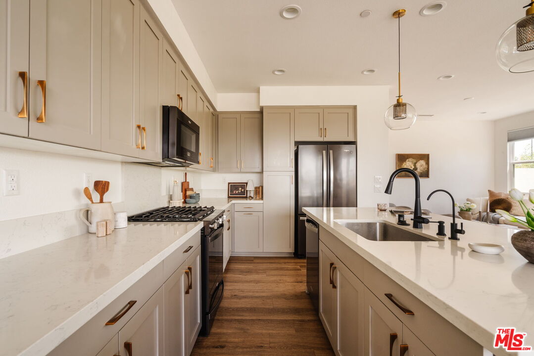 2911 W Exposition Pl Unit: 1