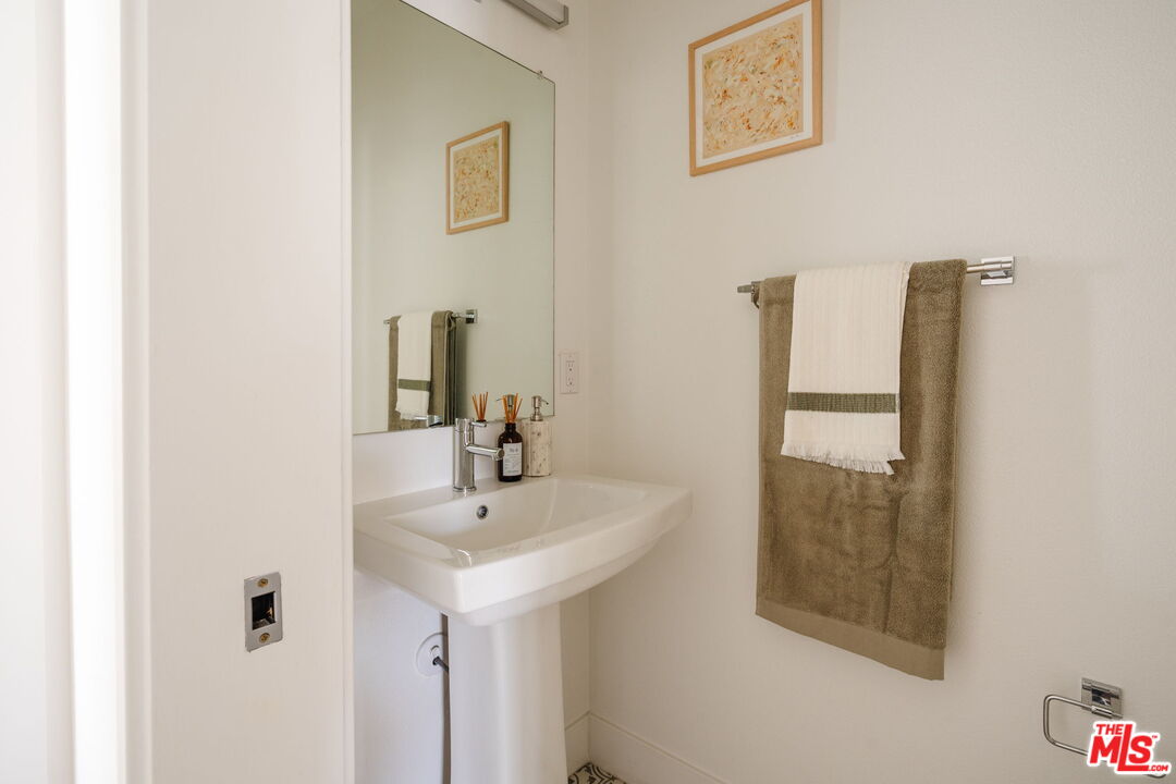 2911 W Exposition Pl Unit: 1