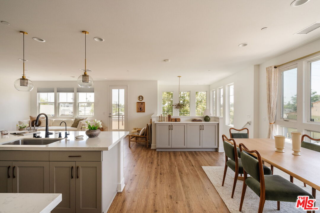 2911 W Exposition Pl Unit: 1