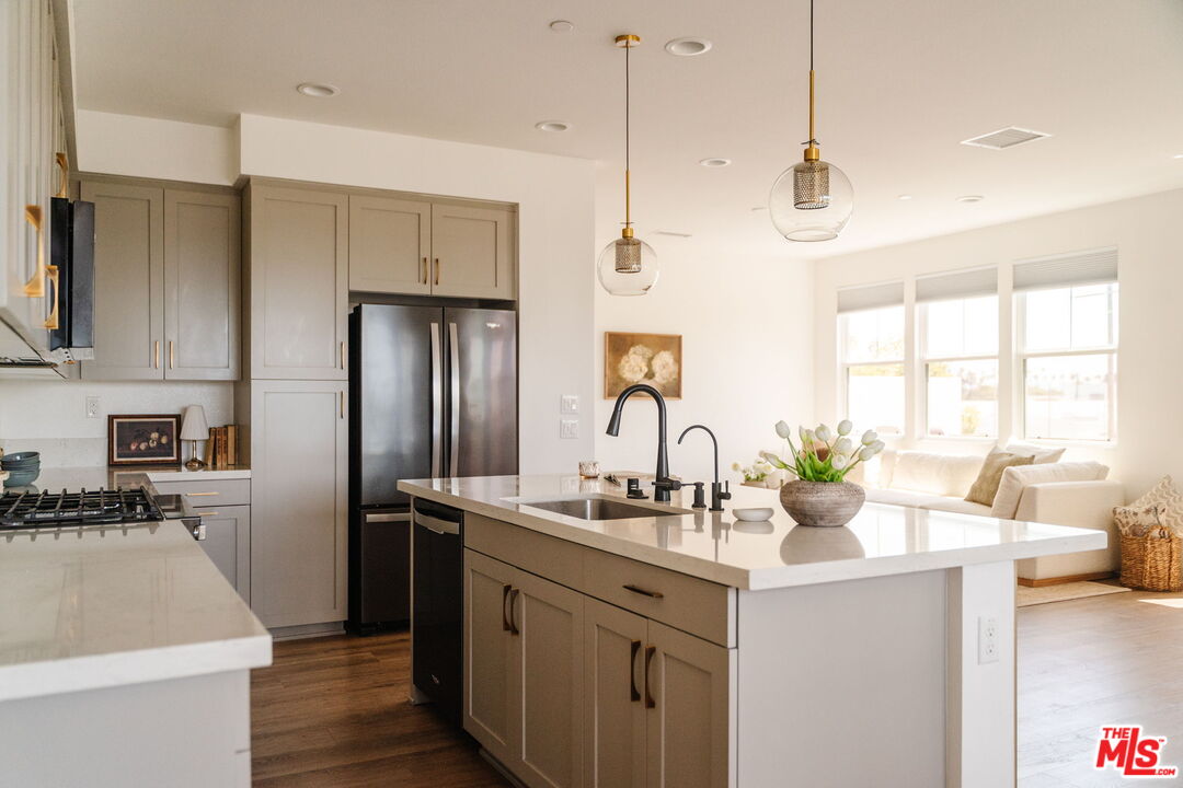 2911 W Exposition Pl Unit: 1