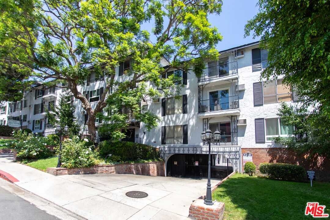 1222 N Olive Dr Unit: 101