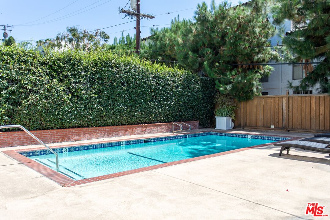 1222 N Olive Dr Unit: 101