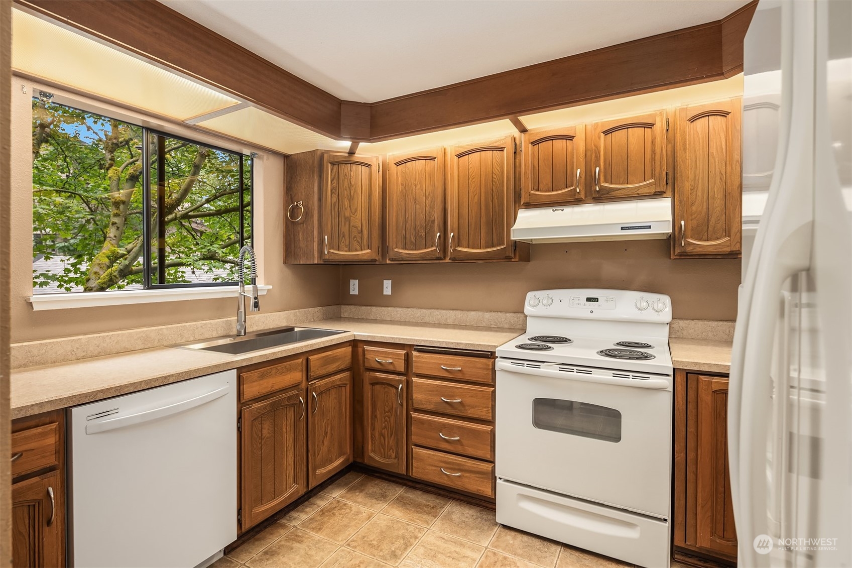 19123 Ballinger Way NE #201