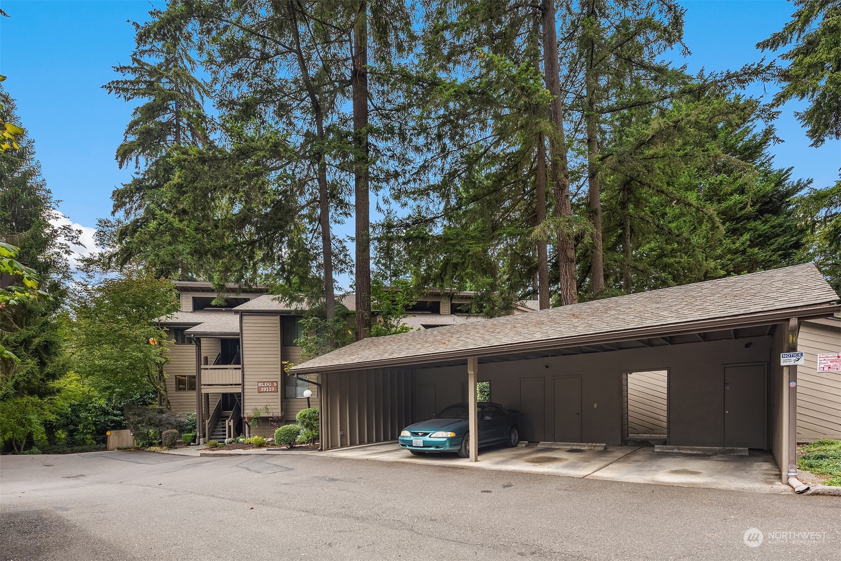 19123 Ballinger Way NE #201